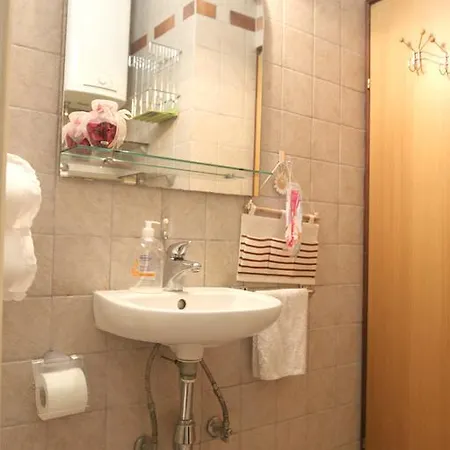 Apartament Ena *